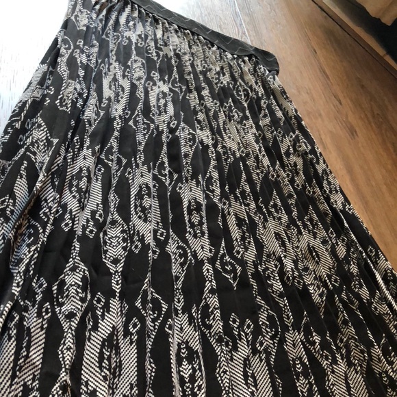 Lularoe Jill Skirt - Picture 2 of 4